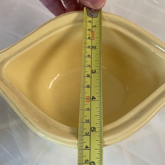 COVERED Scalloped Dish By HAEGER - Picture 9 of 11